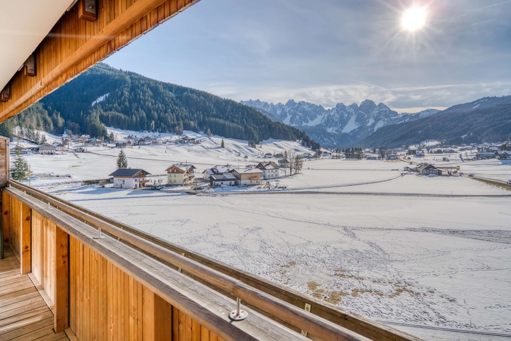 Comfort Apartment, 5 Bedrooms, 2 Bathrooms, Mountain View