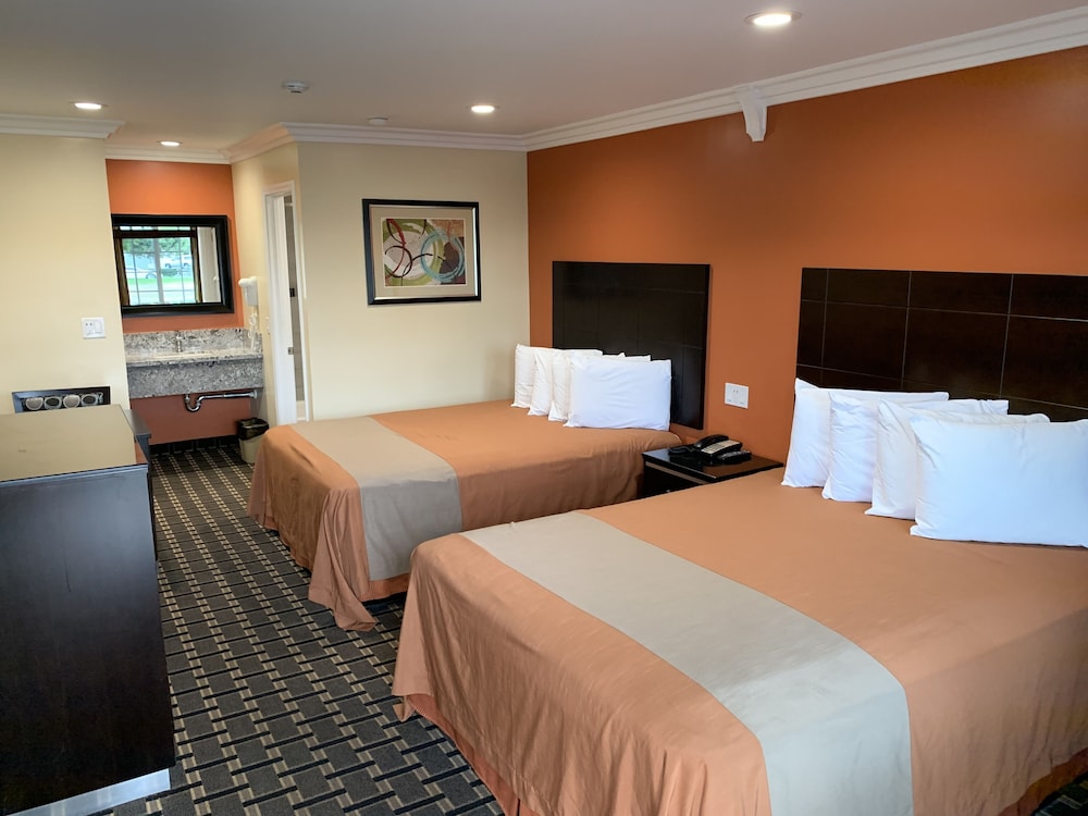 Deluxe Double Room, 2 Queen Beds, Non Smoking photo 1