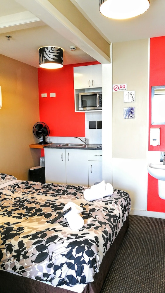 Quadruple Room, Ensuite photo 3