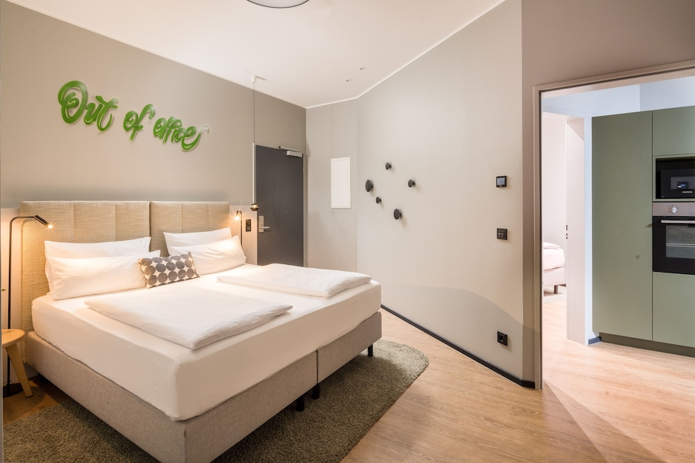 Three-Room Apartment (Two Bedrooms and One Living Room) photo 2