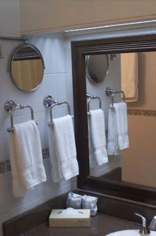 Deluxe Room, Pool Access - Photo 3