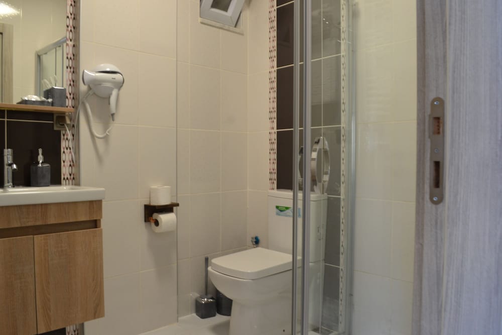 Standard Double Room, Balcony, City View - Photo 2