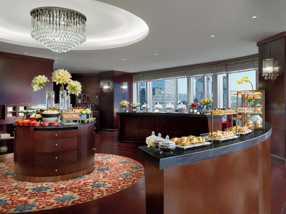 Deluxe Suite photo 2