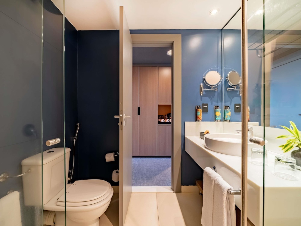 Deluxe Premium Room, 1 King Bed, High-floor