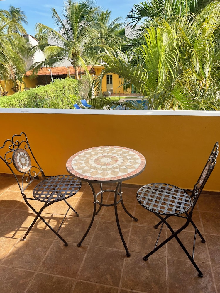 Premier Suite, Multiple Beds, Non Smoking, Balcony, Garden View