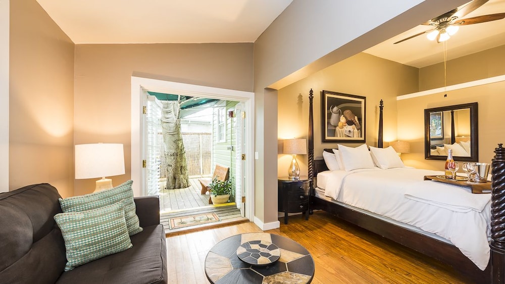 Deluxe Room, 1 King Bed
