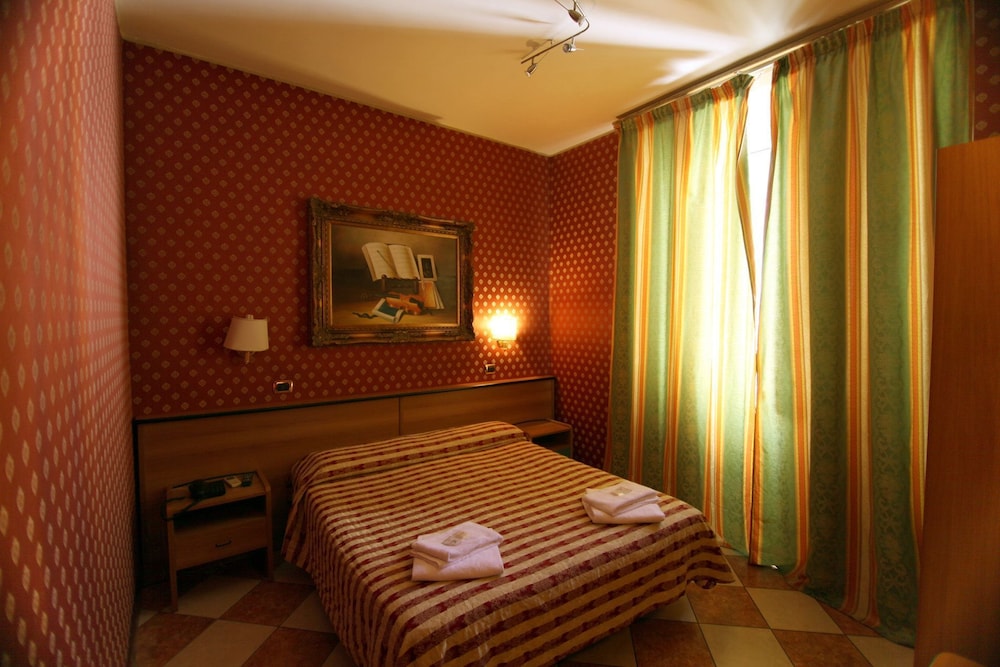 Economy Double Room, 1 Large Twin Bed