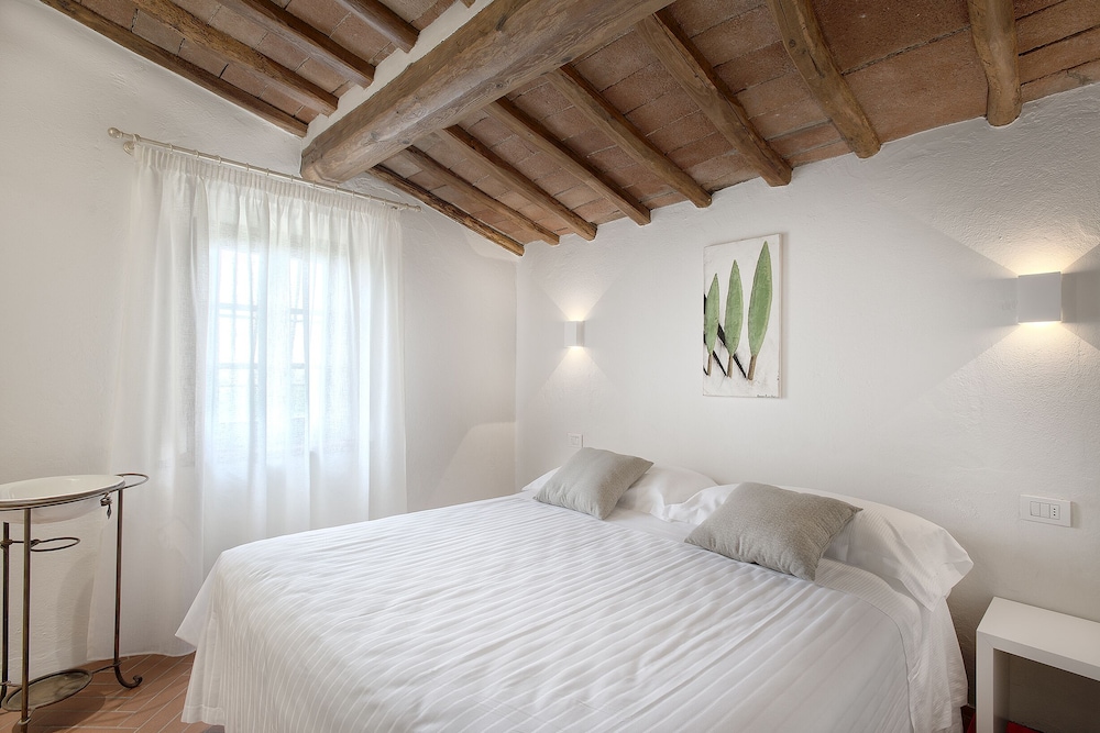 Basic Double Room photo 3
