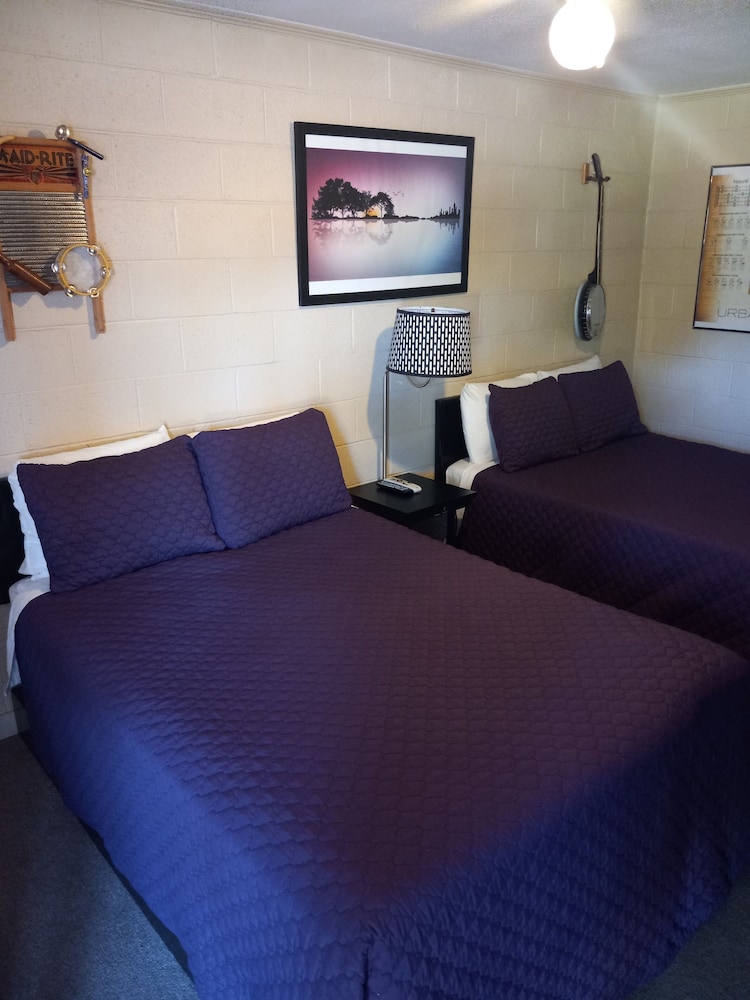 Basic Double Room, 2 Double Beds photo 2