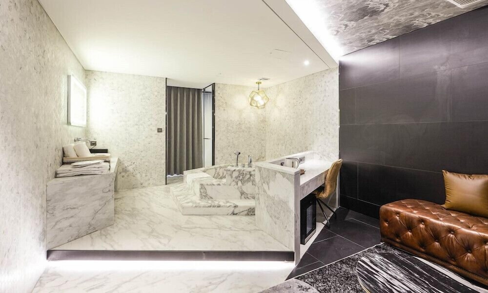 Deluxe King Room - Photo 3