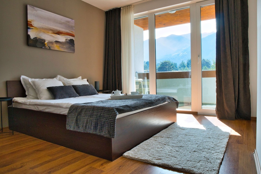 Standard Apartment, 1 Queen Bed, Non Smoking, Balcony (with Sofabed) photo 1