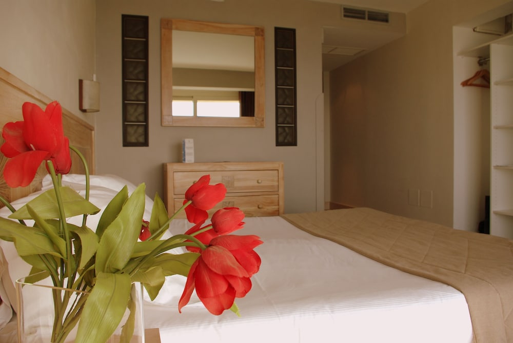 Double Room, Sea View - Photo 2