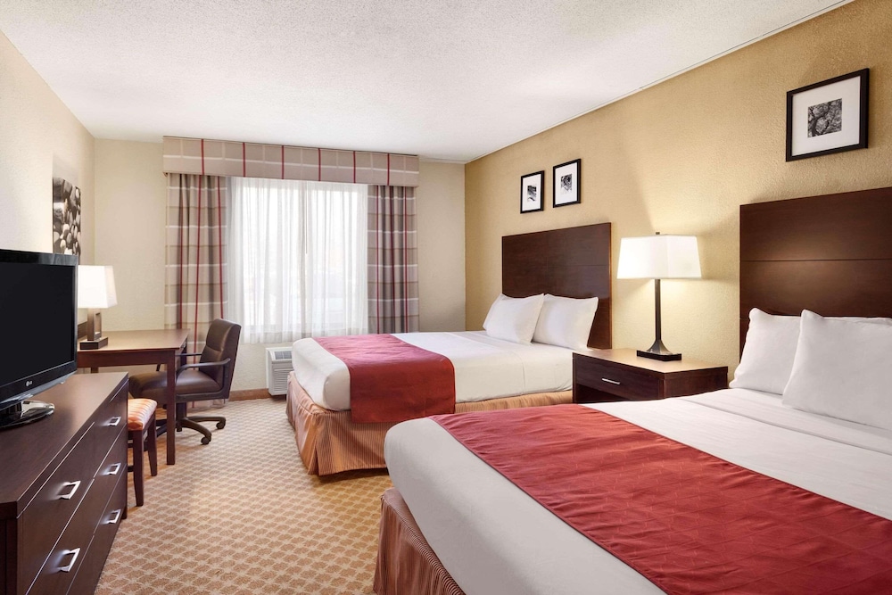 Room, 2 Queen Beds, Accessible, Non Smoking - Photo 1