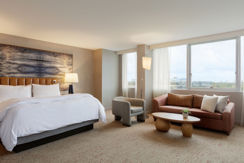 Studio Suite, 1 King Bed with Sofa bed, City View - Photo 1