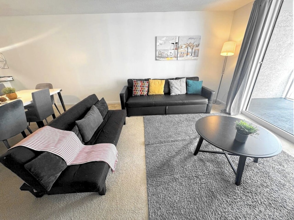 Luxury Condo, 1 Bedroom photo 2