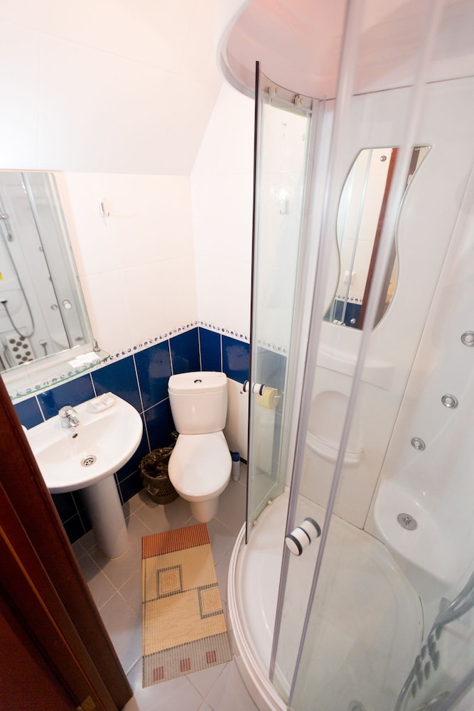 Basic Quadruple Room, 2 Bedrooms photo 2