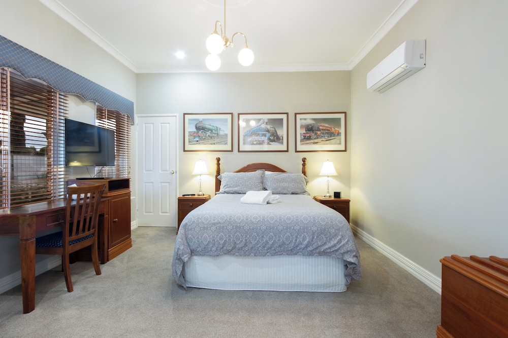 Queen Suite 1 photo 2