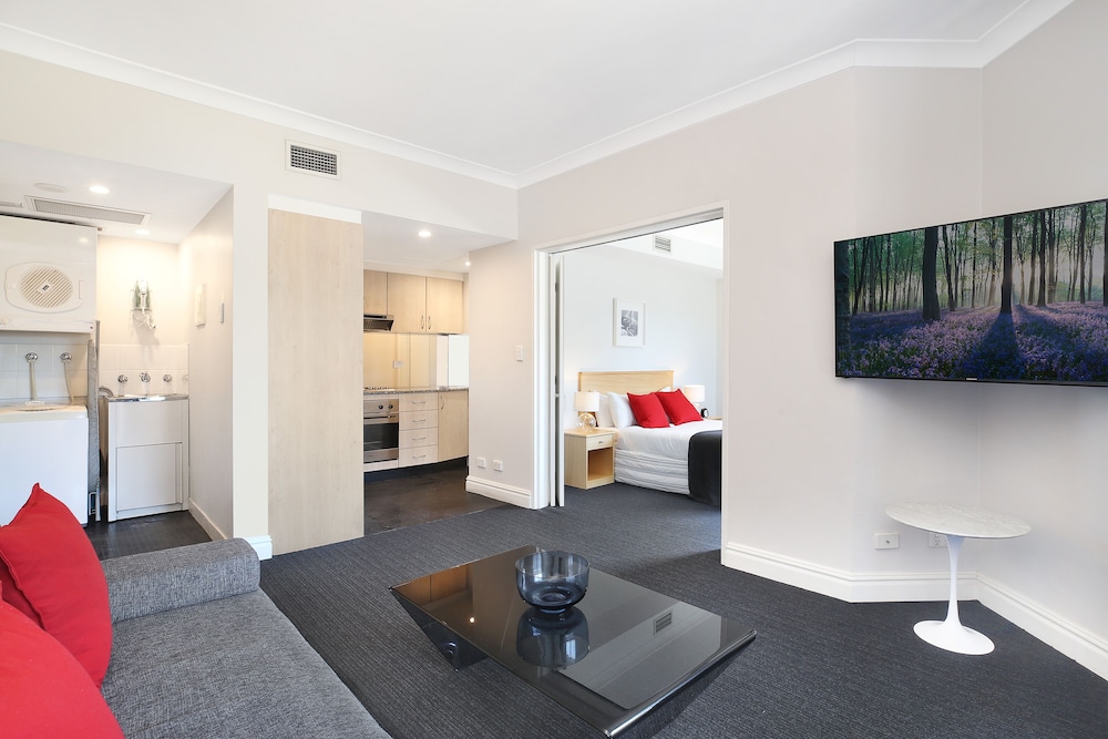 Deluxe Apartment (B)
