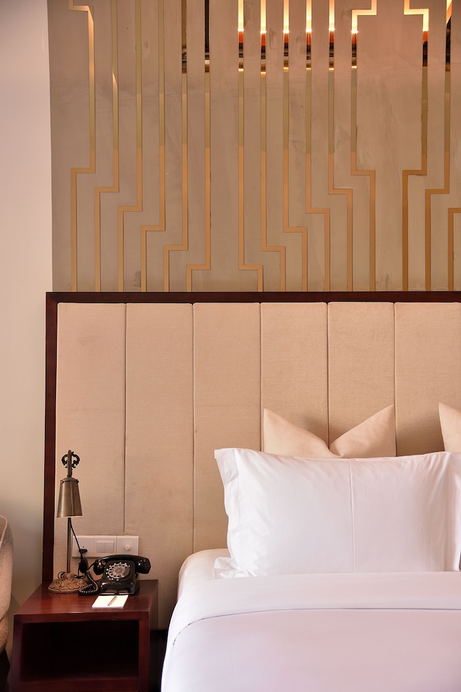 Deluxe Twin Room - Free Airport Transfers + Mini-Bar - Photo 6