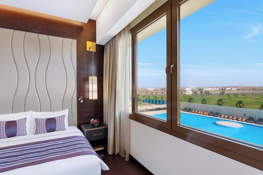 Grand Suite, 1 King Bed (Millennium) - Photo 3