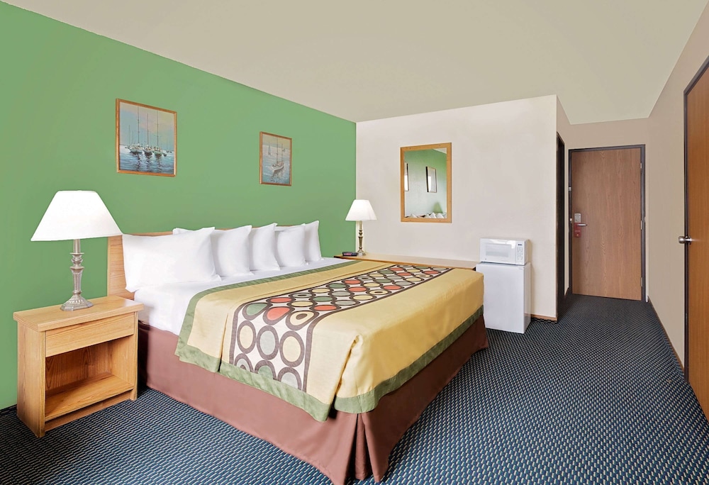 Studio Suite, 1 King Bed, Non Smoking photo 1