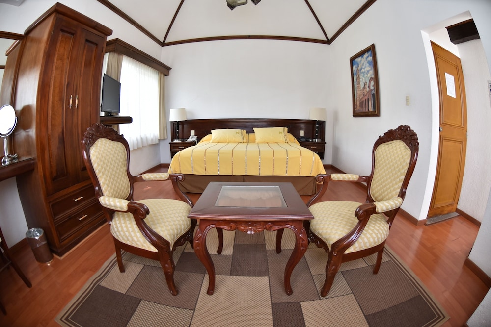 Junior Suite, 1 King Bed - Photo 1