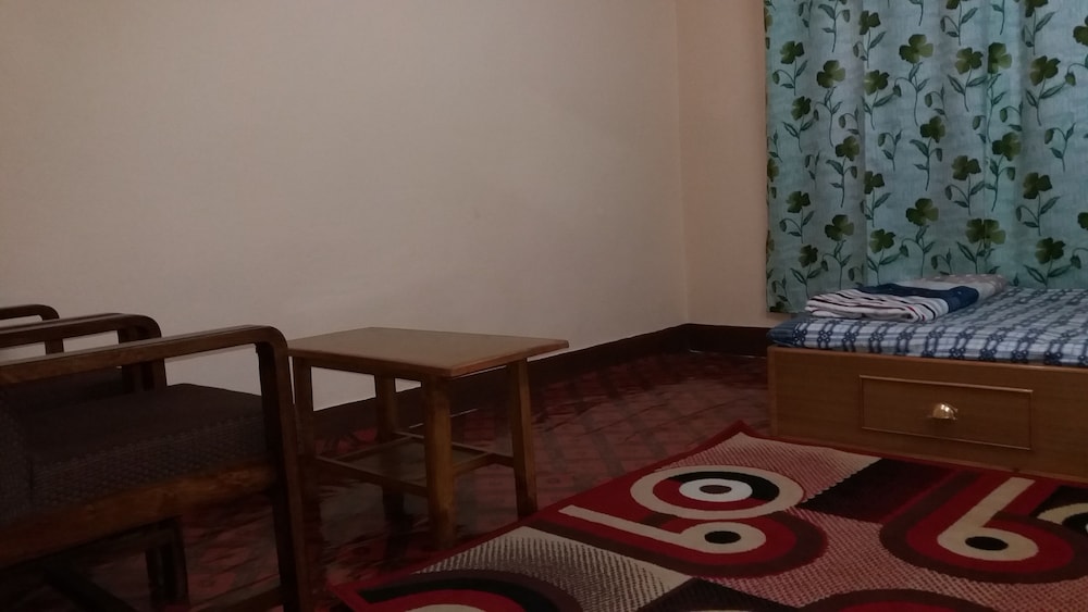 Basic Single Room, 1 Double Bed photo 2