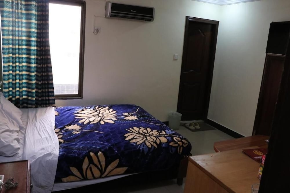 Deluxe Double or Twin Room photo 1