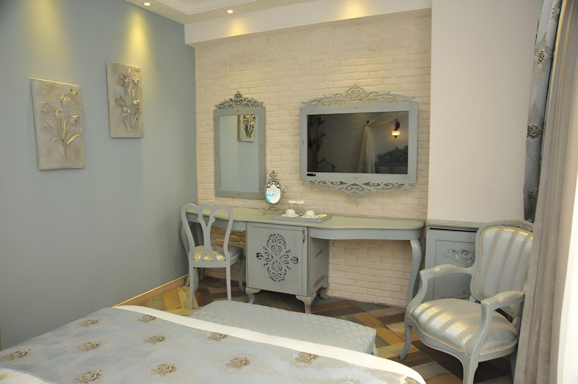 Comfort Suite photo 2