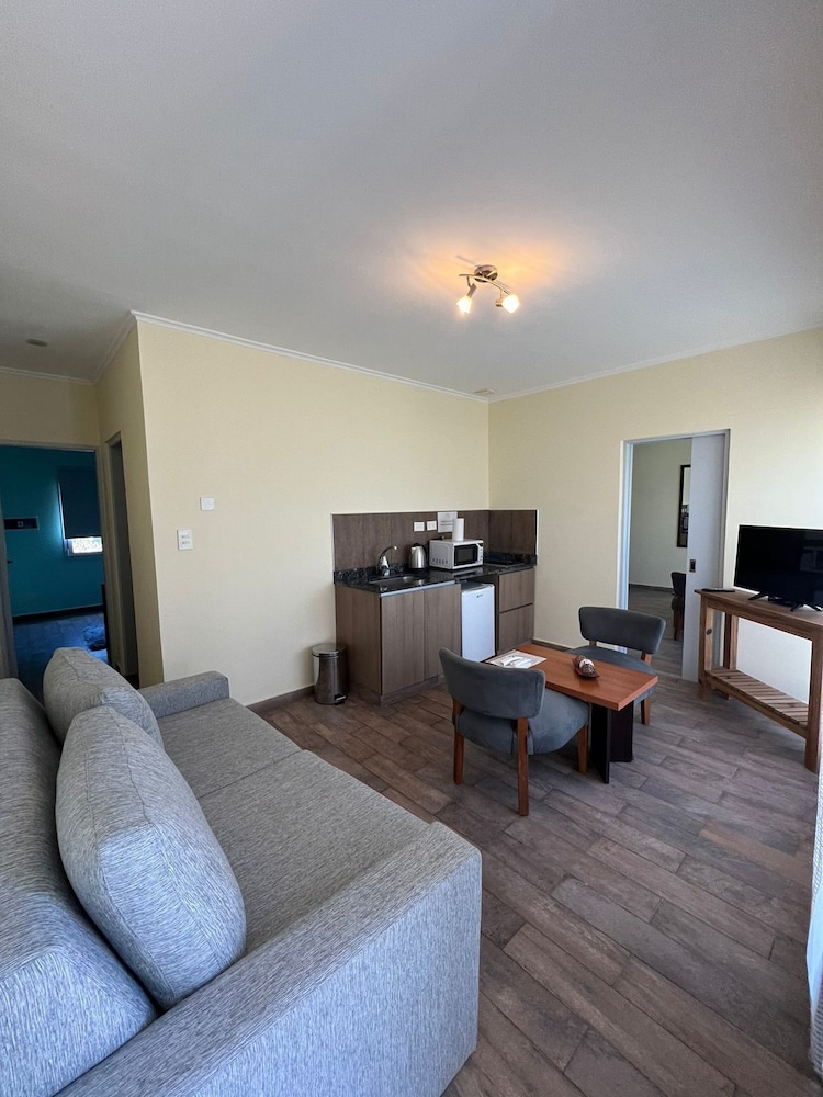 Connecting Suite