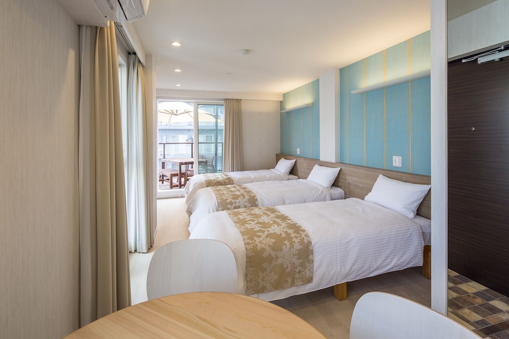 Superior Studio, 3 Twin Beds, Terrace photo 1
