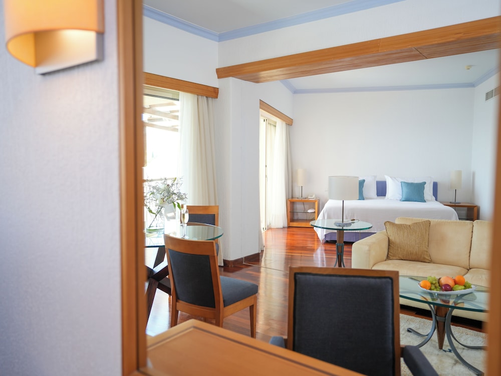 Suite, 1 Bedroom, Sea View - Photo 2