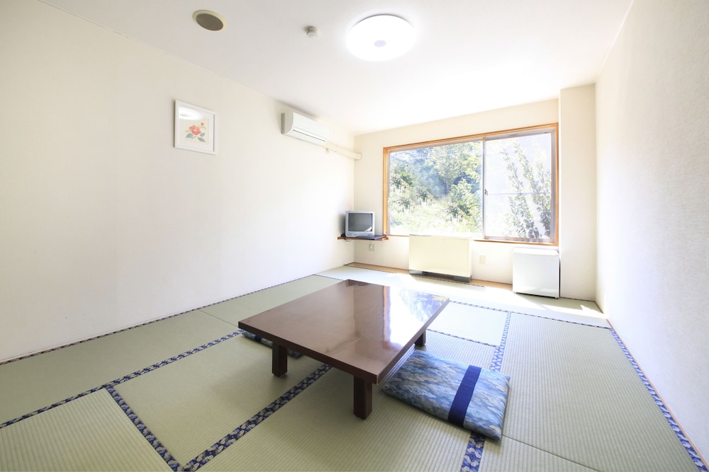 Japanese-Western Style Room With Bath And Toilet photo 2