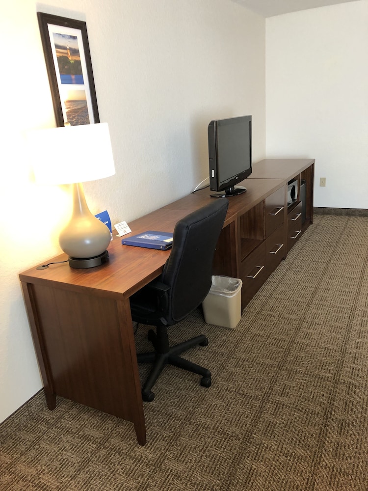 Accessible Room with 2 Queen Beds - Photo 2