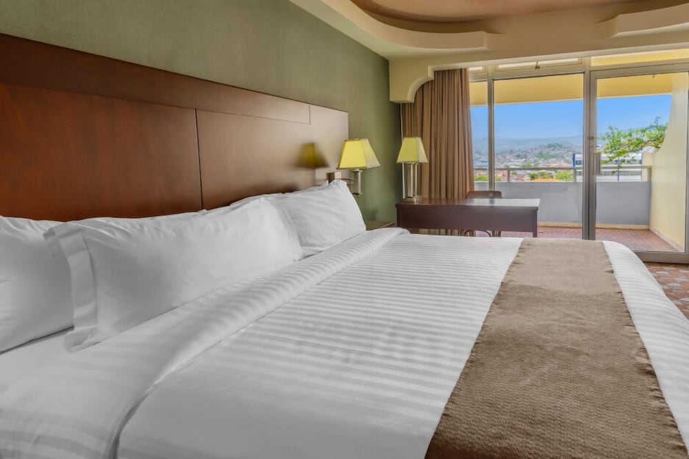 King Room with Balcony photo 3