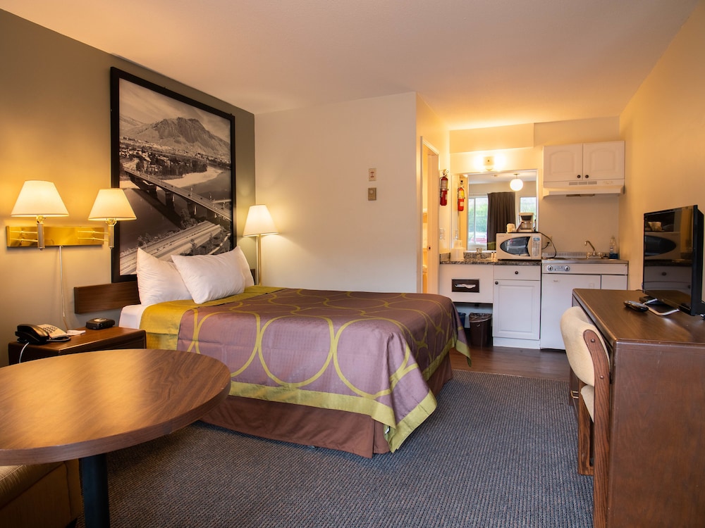 Kitchenette Room, 1 Queen Bed, Fridge, Microwave, Stove Top, Non Smoking photo 2