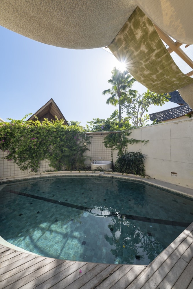 Smart 1 Bedroom Villa with Private Pool & Hot Tub - Photo 2