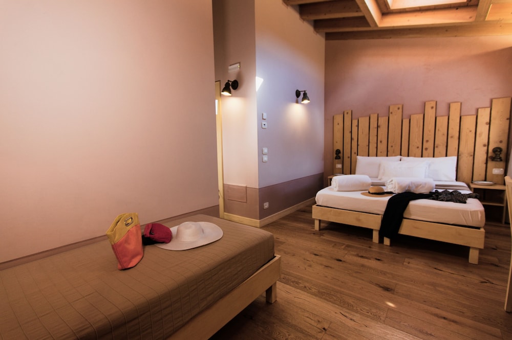 Exclusive Triple Room (Gladiolo) photo 2