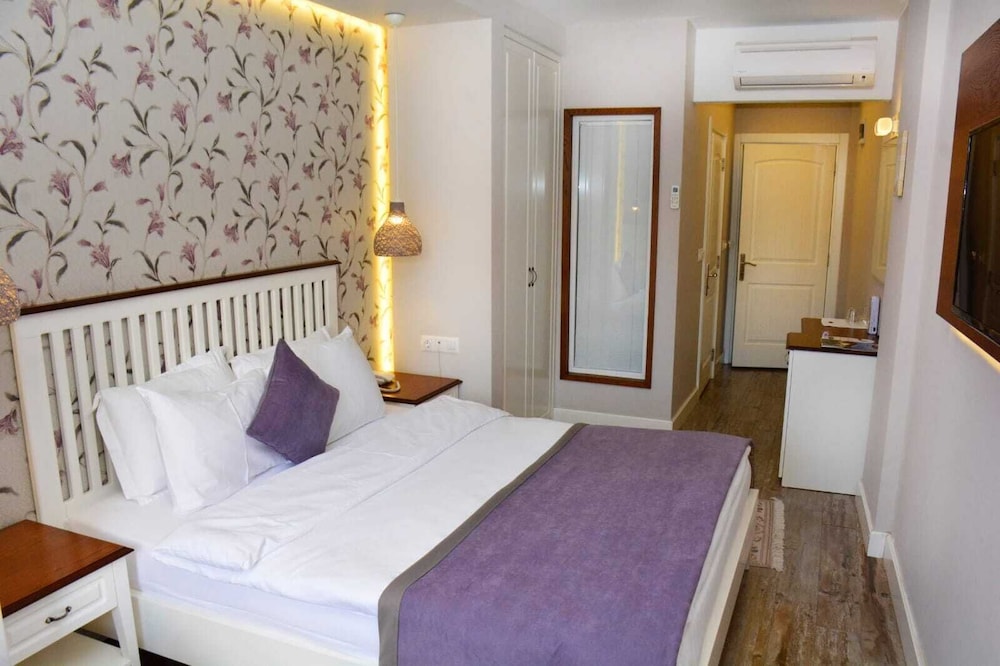 Luxury Room, Partial Sea View without Balcony photo 2