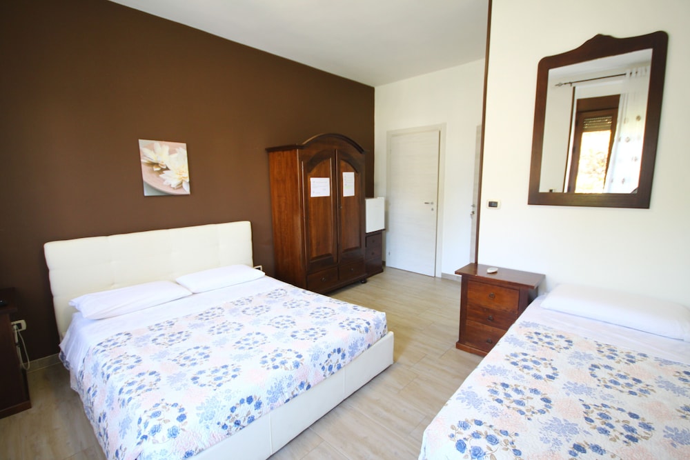 Standard Room, Balcony, Partial Sea View photo 3