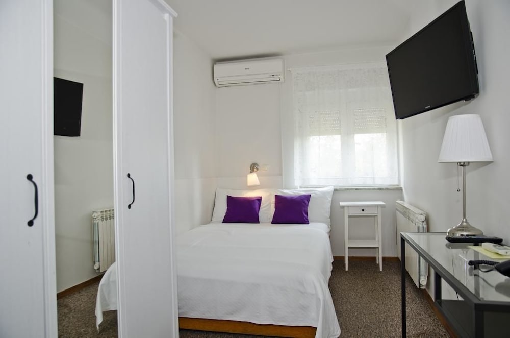 Economy Double or Twin Room