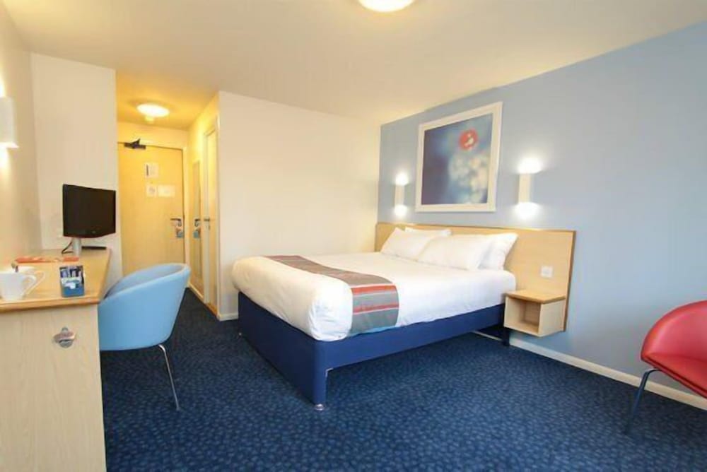 Superior Single Room thumbnail 5