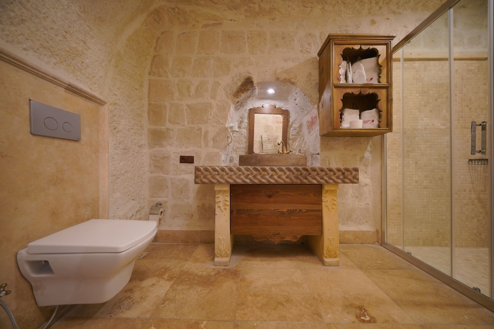 Honeymoon Suite photo 3