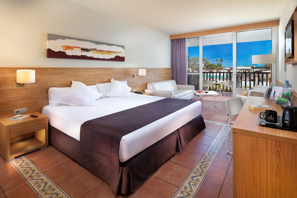 Habitación Doble Estándar, Vista Parcial al Mar (Esencia - 2 adultos y 1 niño)