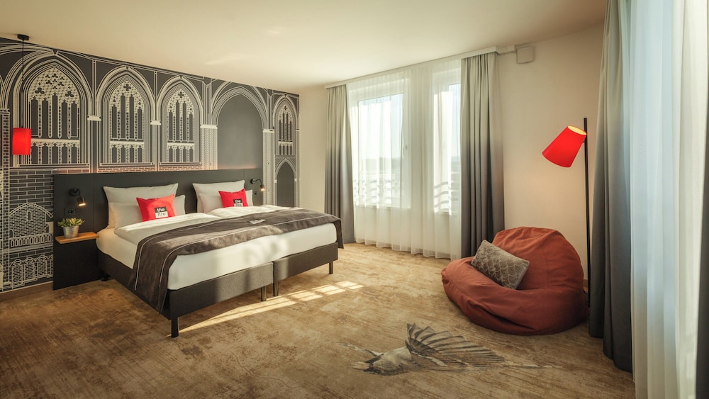 Standard Room, 1 Queen Bed, Accessible (Up to 3 Adults) - Photo 2