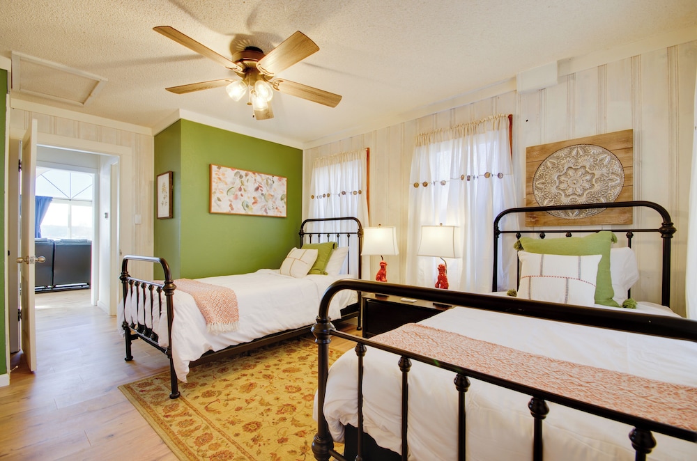 House (4 Bedrooms) photo 1