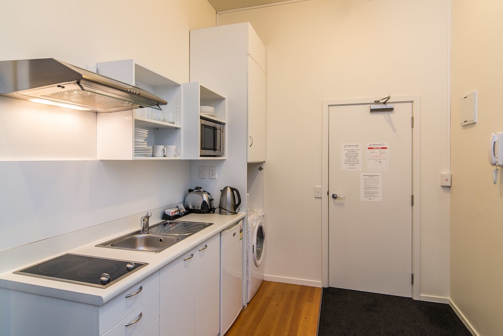 1 Bedroom Twin Apartment - Photo 13
