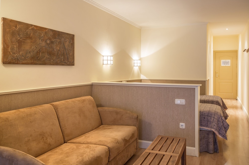 Standard Twin Room photo 2