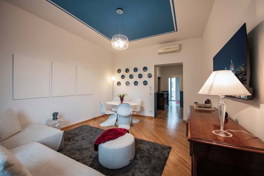 Apartment, Balcony