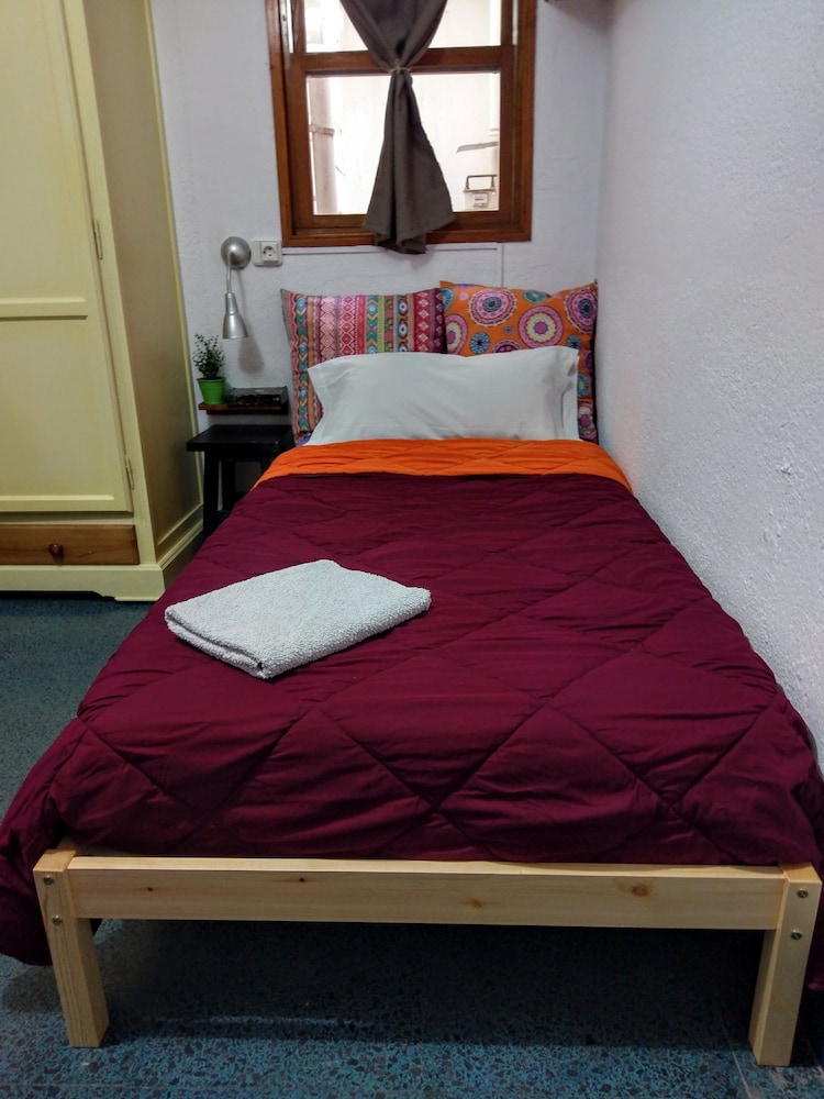 Twin Room, Shared Bathroom